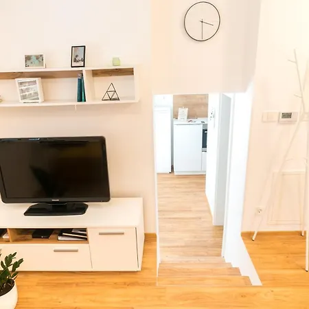 Apartment Alma - To Travel Is To Live *