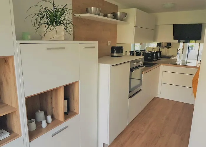 Alma - To Travel Is To Live * Celje